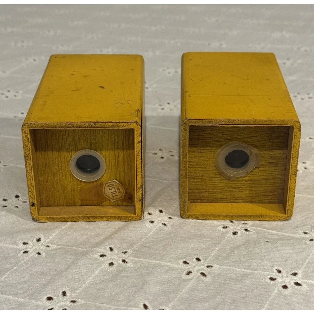 Vintage MCM Sunflower Wood‎ Salt & Pepper Shakers Retro 60s/70s Kitchen Decor